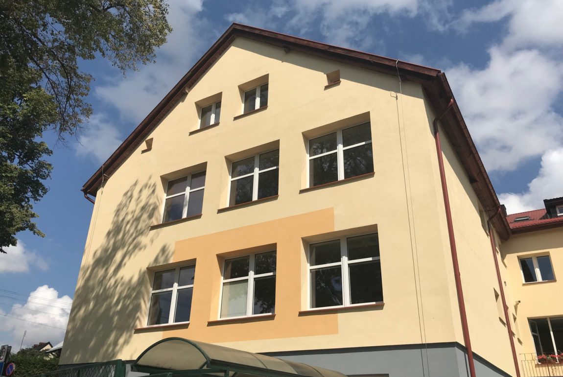 Kompleksowa modernizacja szkoły podstawowej w Leźnie 3